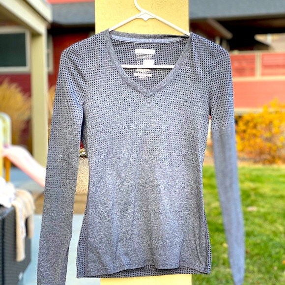 Adidas long sleeve workout top - Picture 1 of 2